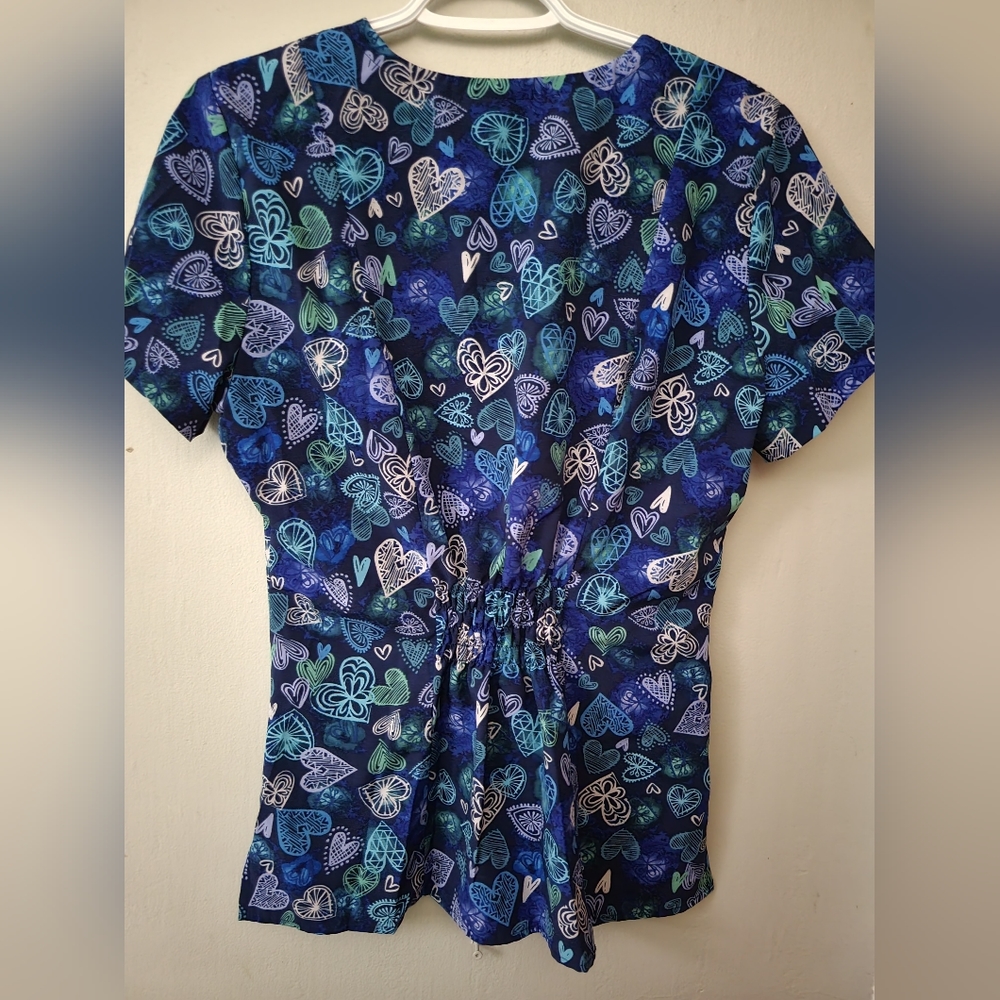 Scrub shirt